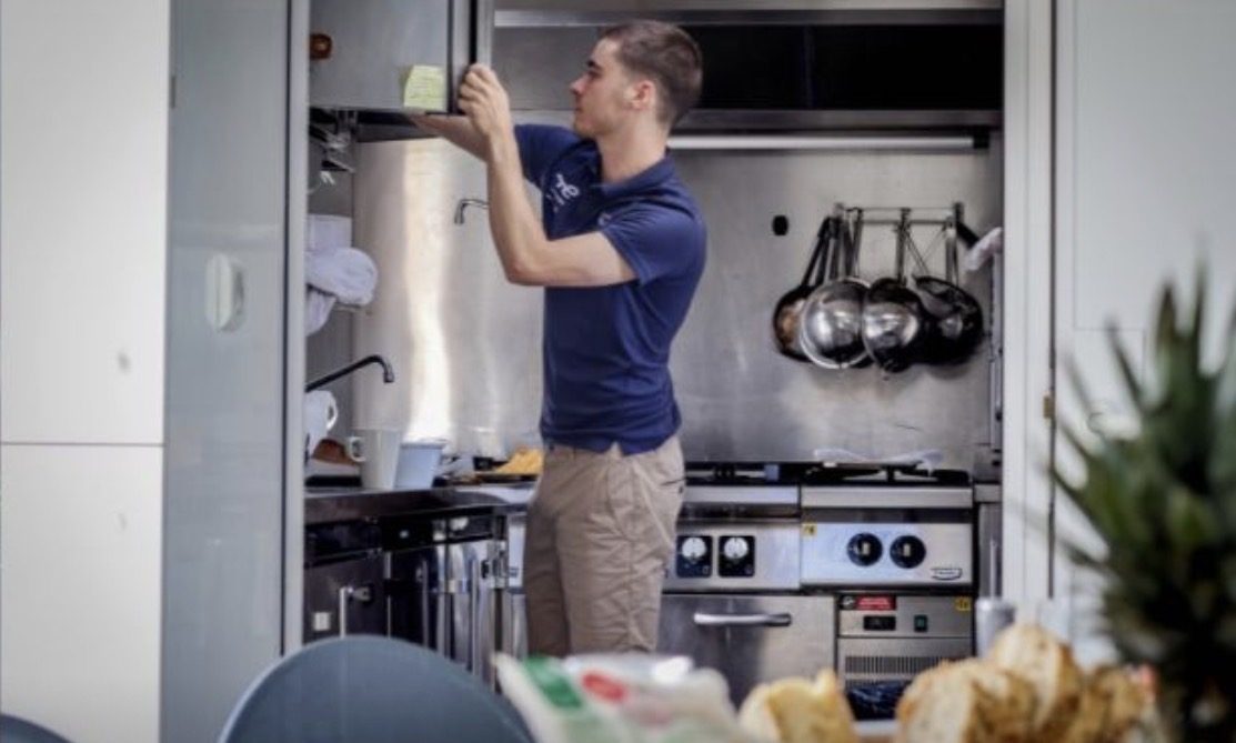 Thomas Le Dimna en cuisine pour l'équipe